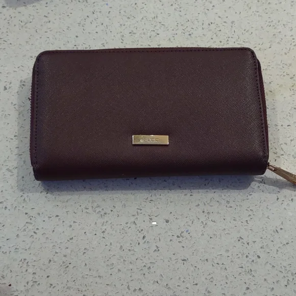 Beautiful purple wallet by Aldo 💜💜💜 - Picture 1 of 8